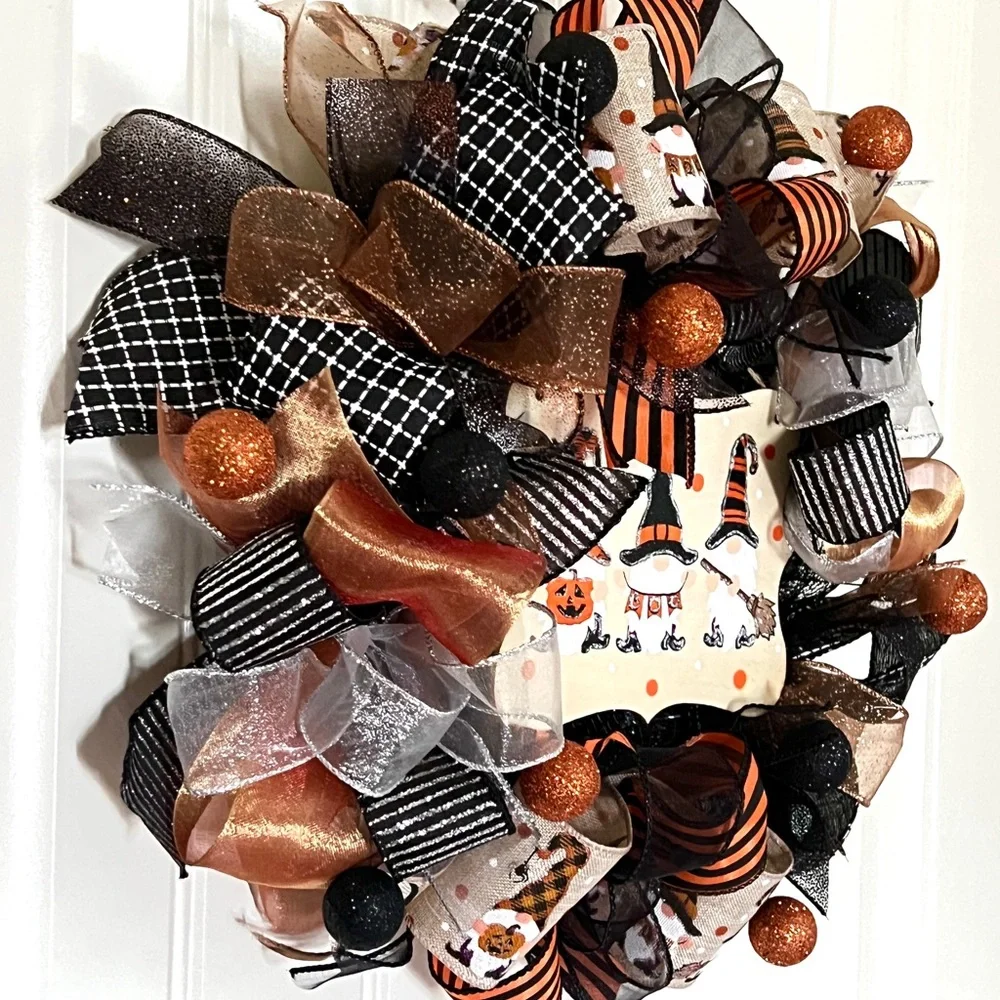 13 inch Halloween Ribbon Wreath Black & Linen Gnome MW12